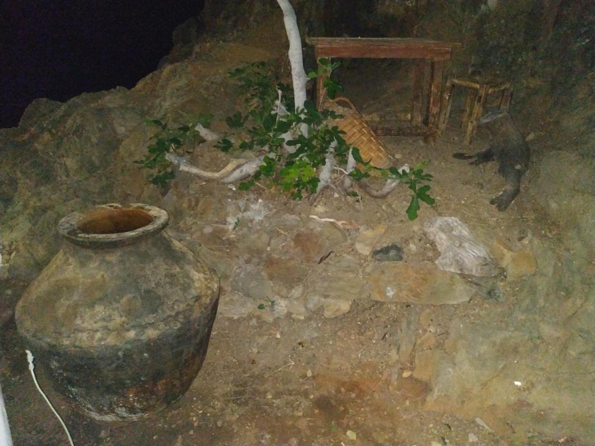 Villa Kotetsi - Rooms To Let - Volissos - Chios エクステリア 写真
